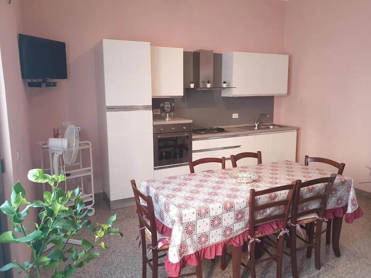 Caccia Apartment サンタ・テレーザ・ディ・リーヴァ イタリア